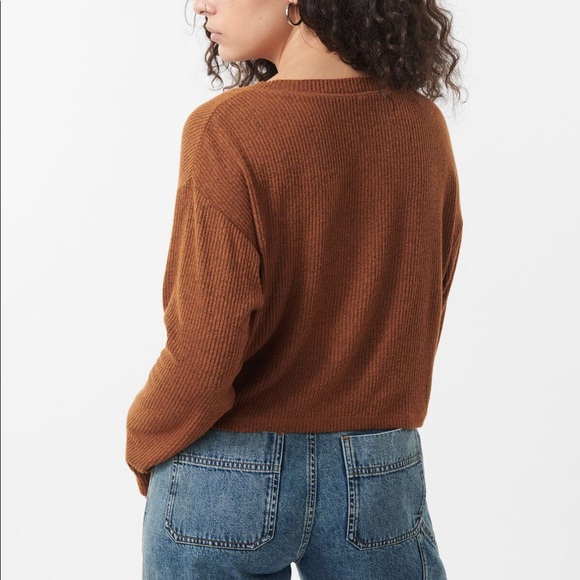 Garage Adriana V-Neck Tee - Picture 3 of 7